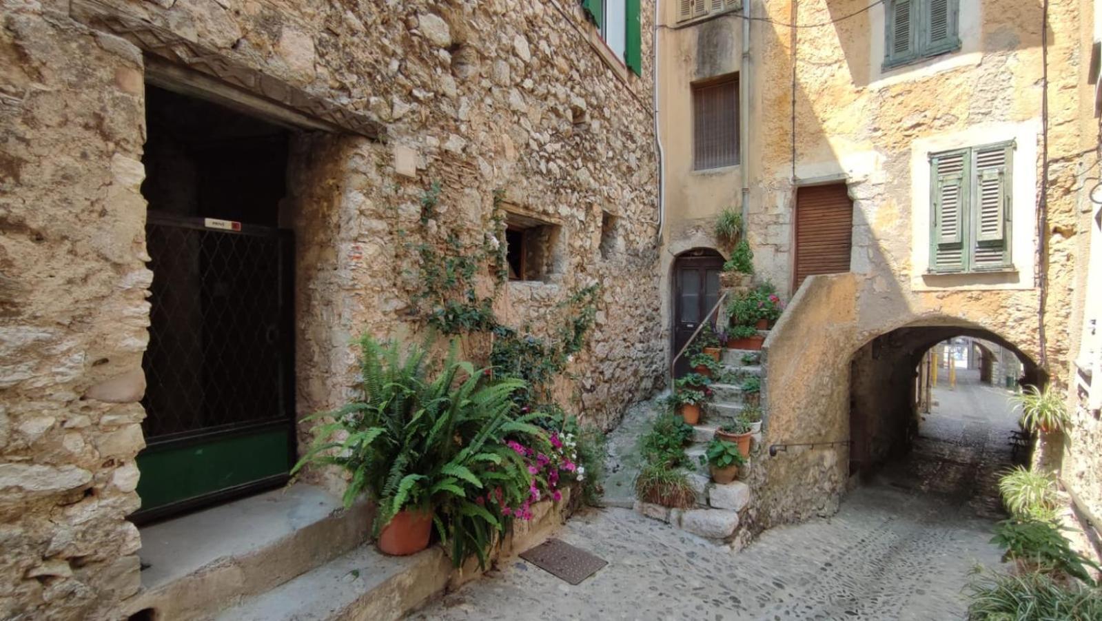 Charmant Appartement De Village Renove Gorbio Exterior foto